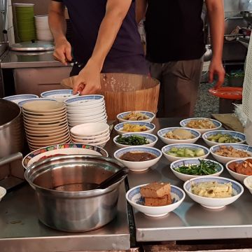 魯肉張豬腳爌肉飯