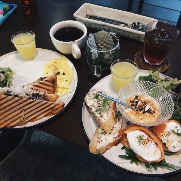 生活在他方 elsewhere cafe