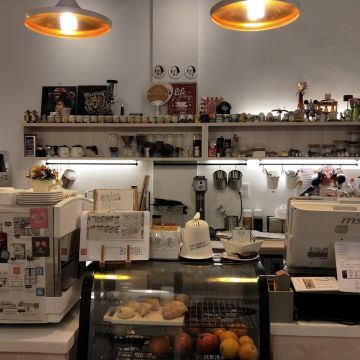 白色方塊咖啡 White CUBE