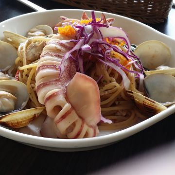 莎露複合式餐飲