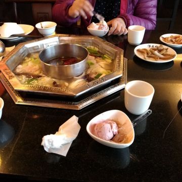 譚英雄麻辣鴛鴦火鍋