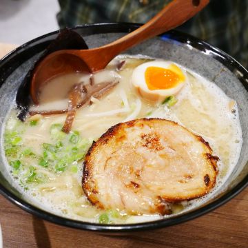 百八龍自家製麵ラーメン