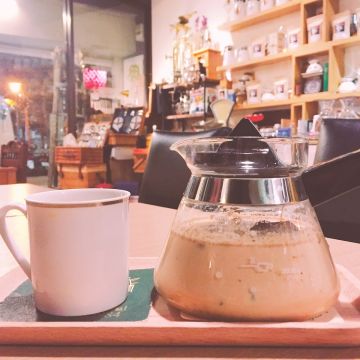 安堤斯古物咖啡 The Antique Cave