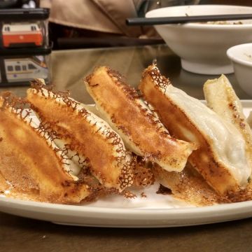 魯榖香麵食餐館