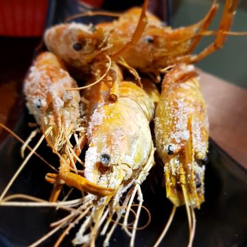 雄出沒岩燒生蠔