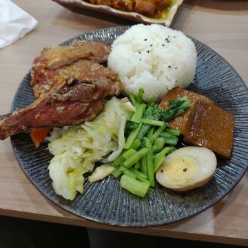 小南老蘇雞腿排骨快餐
