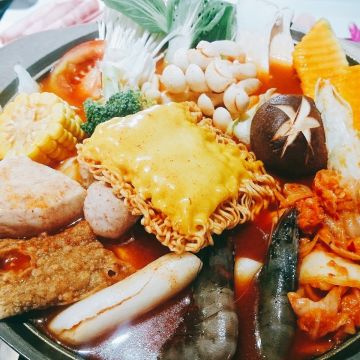 采樂典複合式餐飲