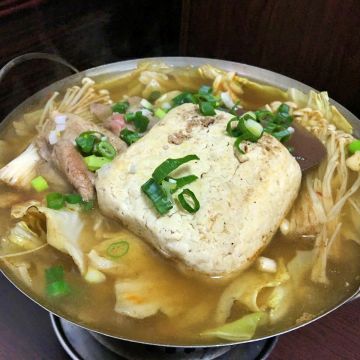 喜字宴正宗東北酸菜白肉鍋