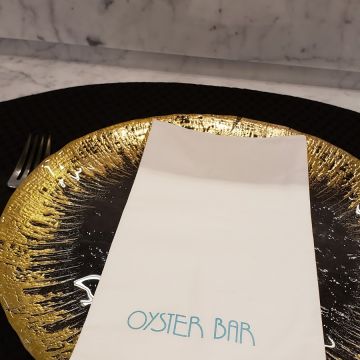 OYSTER BAR 生蠔吧