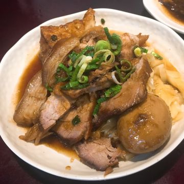 六鼎煨豬腳（新竹北區店）