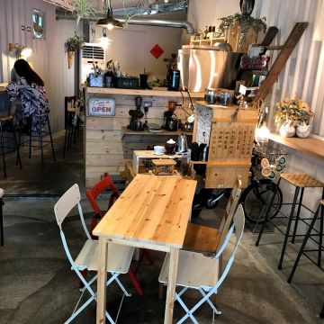 回家吃 Go Home To Eat.