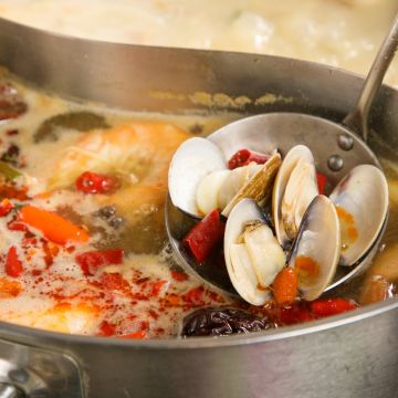 小蒙牛頂級麻辣養生鍋（嘉義西區店）