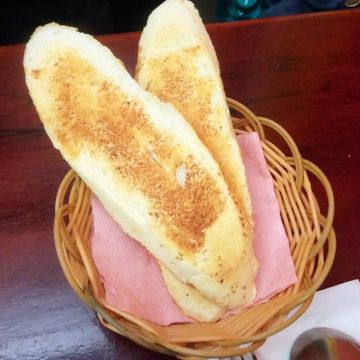 菈其德平價義大利麵