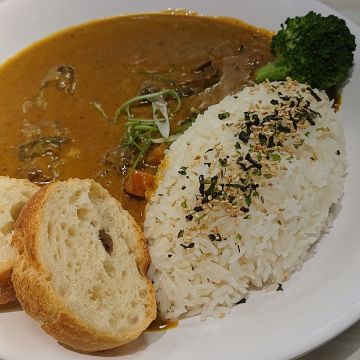 拉哩餐廳lali 拉麵.咖哩.音樂bar