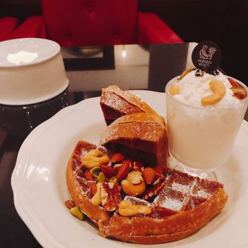 Moooon River Café & Books