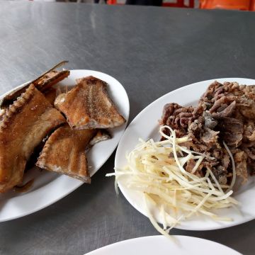 阿忠米粉湯（鹽埕店）