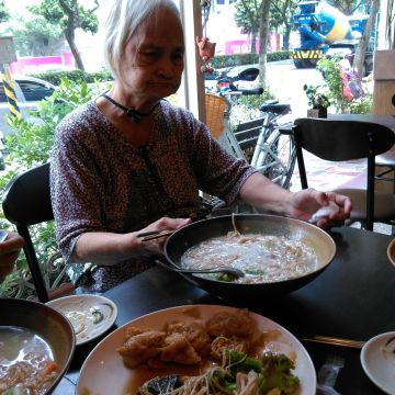 希斯特複合式餐點