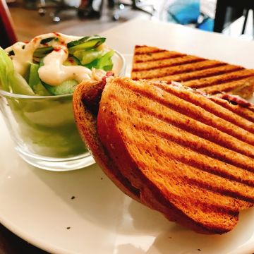 自然醒咖啡公寓