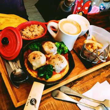 多一點咖啡館 A Little More Cafe & Osteria（三民店）