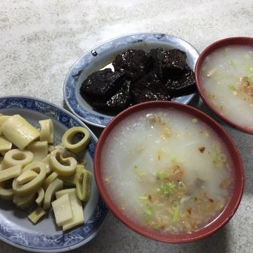 榕樹下米粉湯