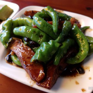 斗六半畝田麵食館