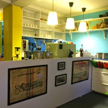 日巷咖啡 Alley Light Café