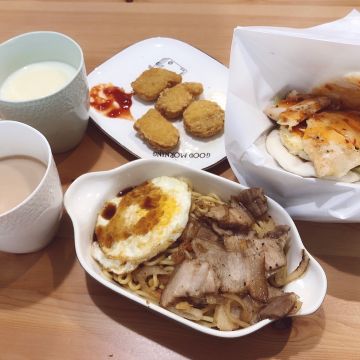 早。花花 Moni Hua