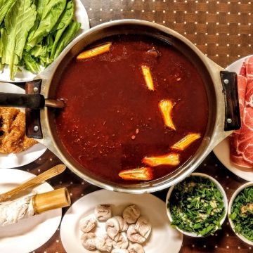 梁記麻辣火鍋專賣店（嘉義東區店）