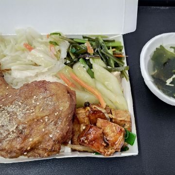 台灣雞腿王（北屯店）