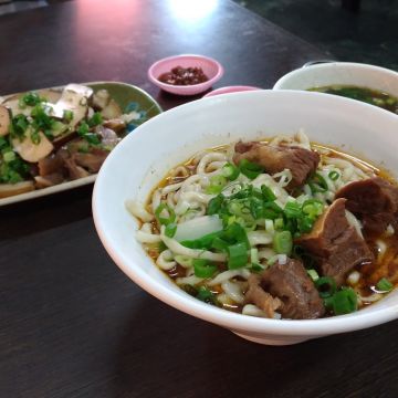 富康牛肉麵館（楠梓店）