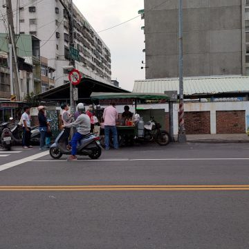 施.三十年蔥肉餅