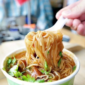 七拾間以上 麻辣大腸麵線.甜不辣 忠孝店