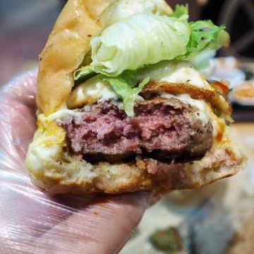 Burger Ray 信義店