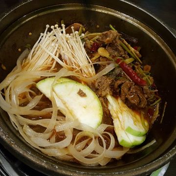 波克利Broccoli麻辣香雞煲