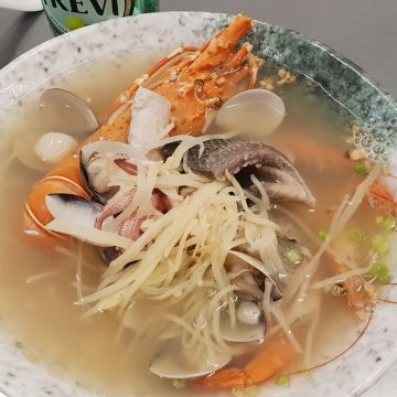 一允堂海鮮粥