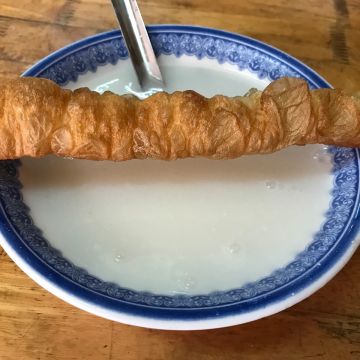 古早味杏仁茶+油條