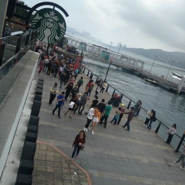 自己來紅茶鮮乳 淡水店