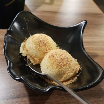 揹黑鍋精緻鍋物 Black Hot Pot