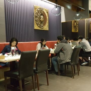 恰凸恰泰式餐廳