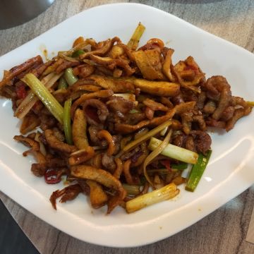 老汕頭泉成沙茶/麻辣鴛鴦火鍋（左營店）