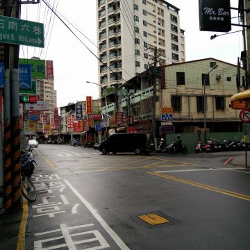 逢甲四合一 FOUR IN ONE