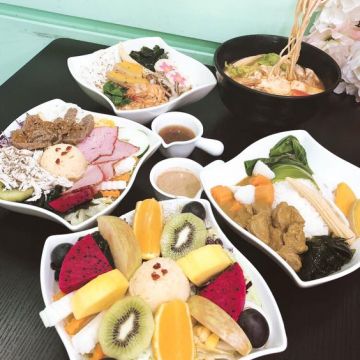 不只是沙拉-台南鹽行店 Curry&Salads