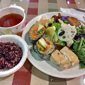 中一素食自助餐