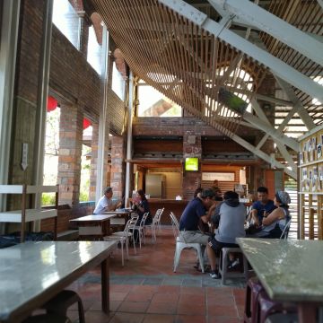 舊鐵橋志工小棧