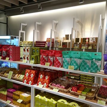 呷百二（苓雅店）