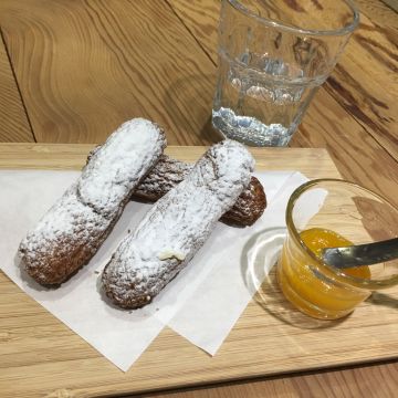 在欉紅本鋪 Red on Tree