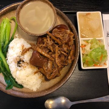 龍涎居雞膳食坊（竹北店）