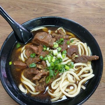 美濃現做刀切牛肉麵館（三重店）