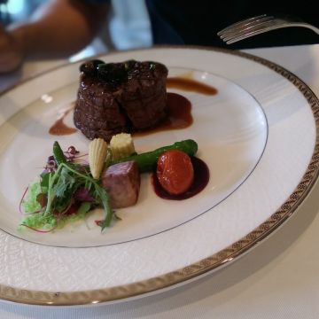 安多尼歐水岸歐式美食藝術