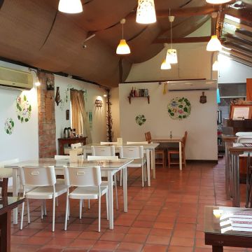 芭樂狗  Mr.Balagov Easter Europea Foods Cafe